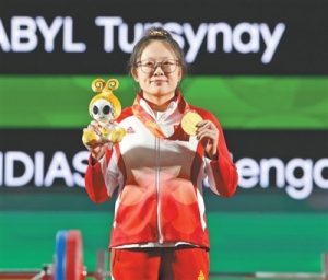 崔哲在第五届亚残运会举重比赛中获胜